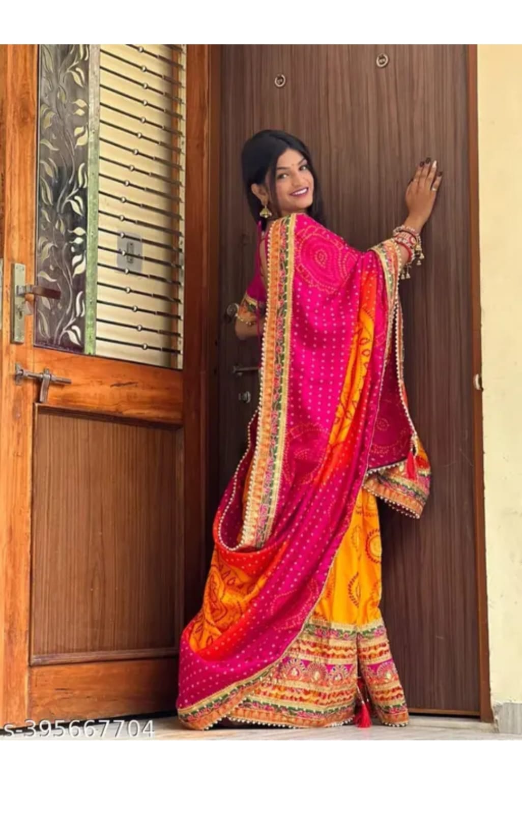 WOMEN'S BANDHANI SAREE WITH LACE BORDER AND UNSTITCHED BLOUSE PIECE